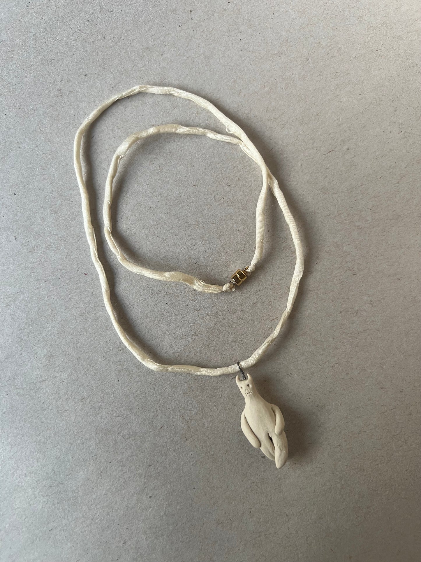 diabeł necklace - bone & cream silk 1