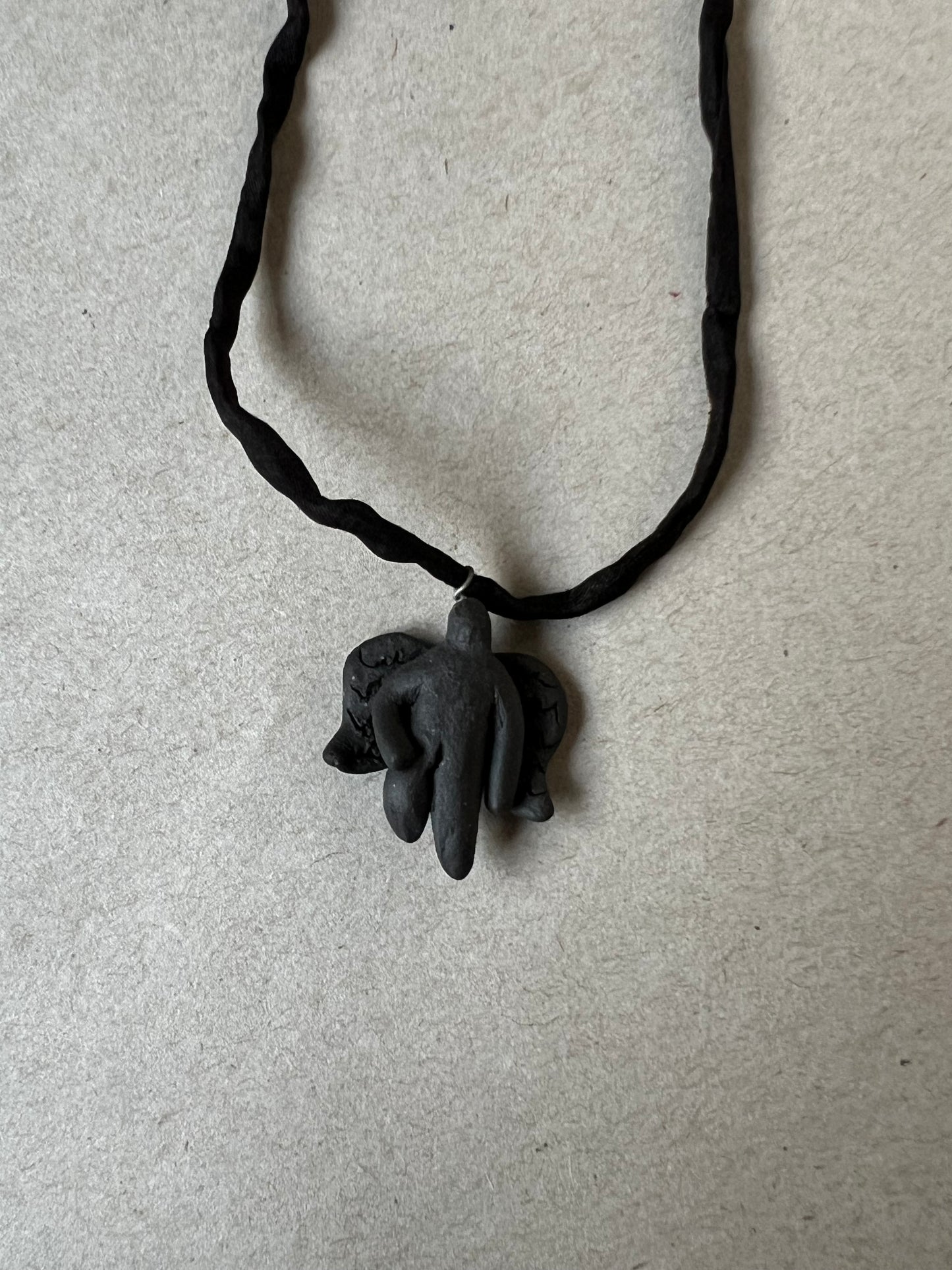 anioł necklace - onyx & black silk 1